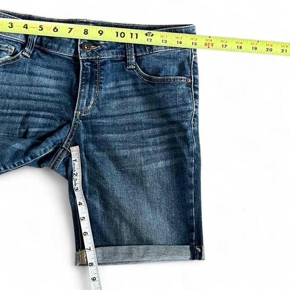 Arizona Jean Co Cuffed Denim Shorts Women's Size 7 Medium Wash Mid Rise Casual - Picture 4 of 5